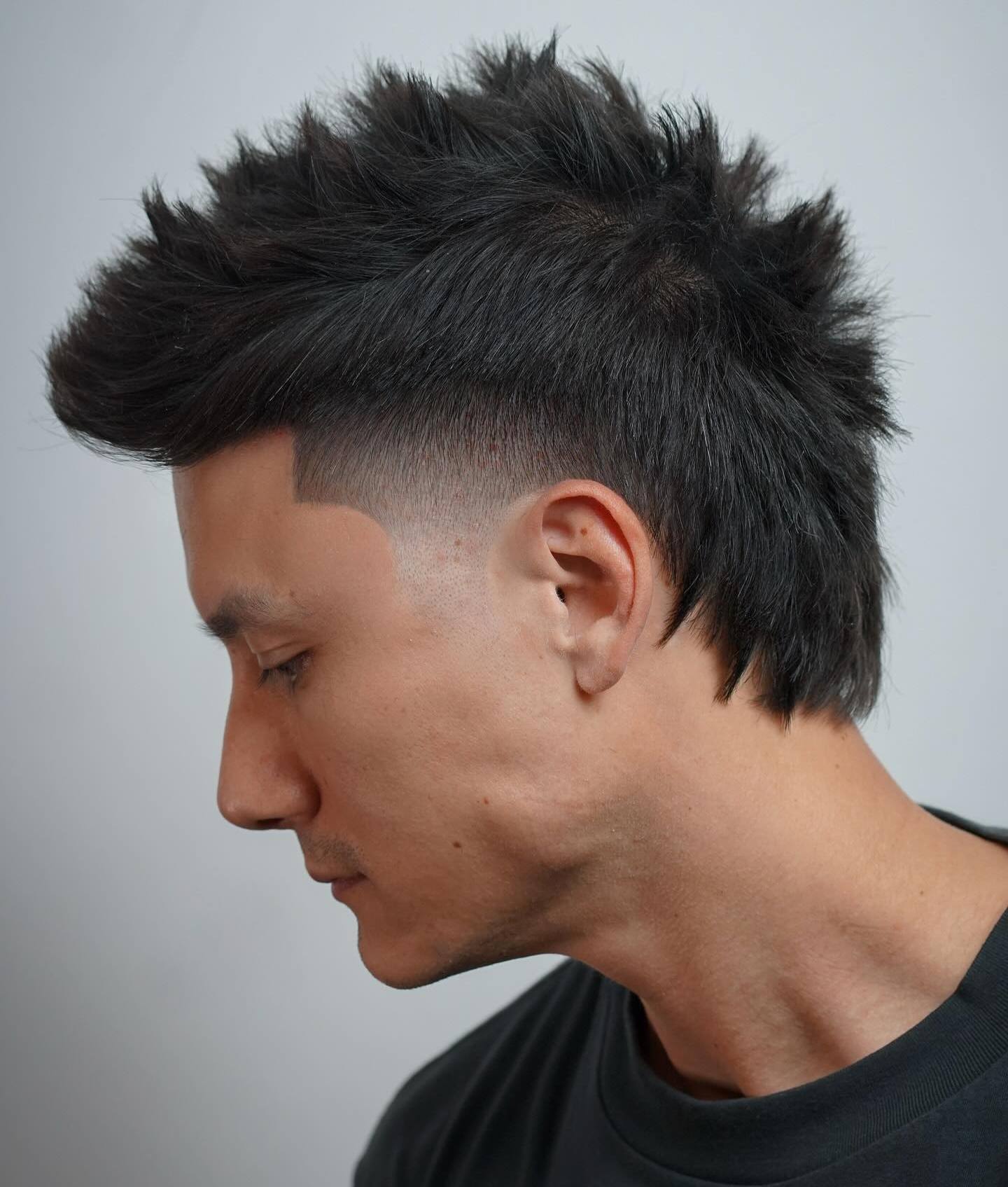 Men’s Razored Mohawk with Blurry Sides